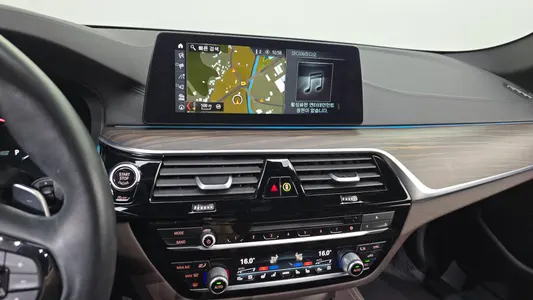 BMW 5 Series (G30) 530i xDrive M 2018 12