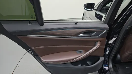 BMW 5 Series (G30) 530i xDrive M 2018 25