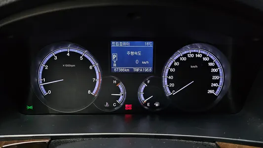 KG Mobility W CW600 4TRONIC 2013 8