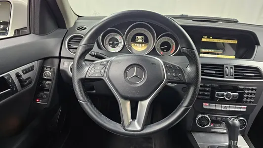 Mercedes-Benz C-Class W204 C200 CGI 2011 13