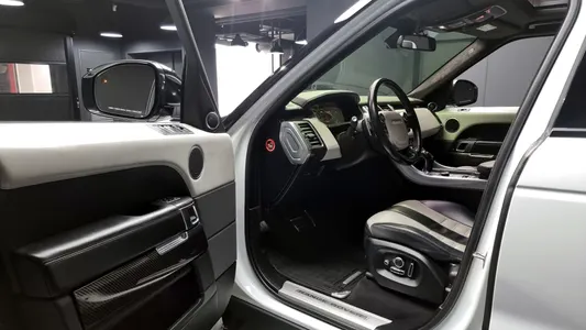 Land Rover 2 5.0 SVR 2015 10