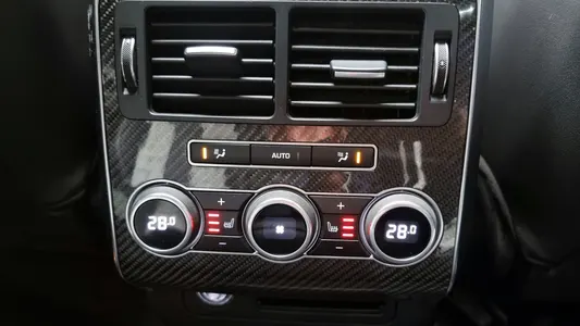 Land Rover 2 5.0 SVR 2015 19
