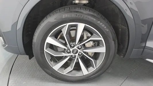 Audi Q5 (FY) 40 TDI 2021 4