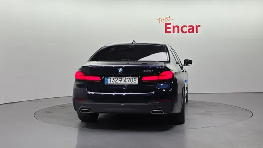 BMW 5 Series (G30) 520i M 2022 4