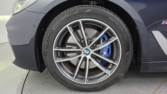 BMW 5 Series (G30) 520i M 2022 5