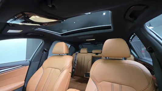 BMW 5 Series (G30) 520i M 2022 12