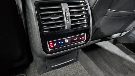 Volkswagen 아테온 2.0 TDI 2022 19