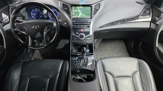 Hyundai Grandeur HG HG220 2015 7