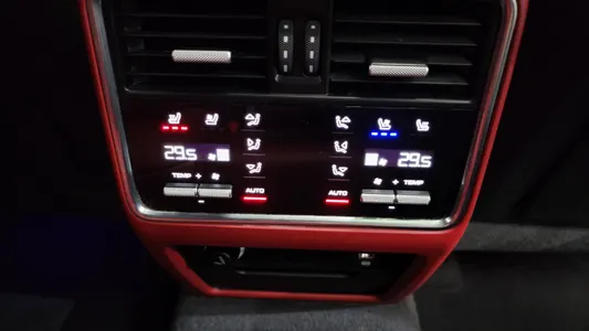Porsche (PO536) 3.0 2019 18