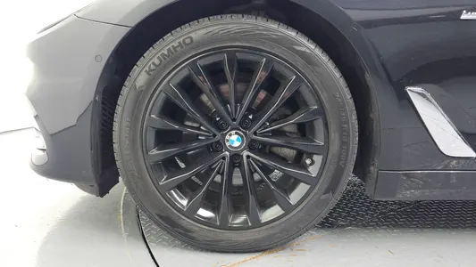 BMW 5 Series (G30) 520d 2018 5