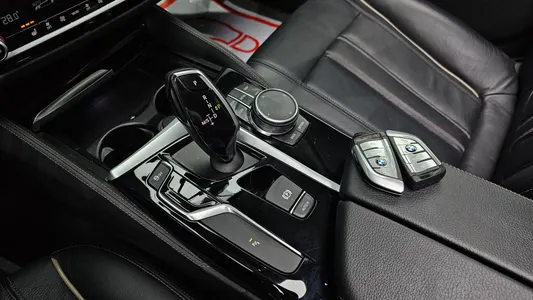 BMW 5 Series (G30) 520d 2018 9