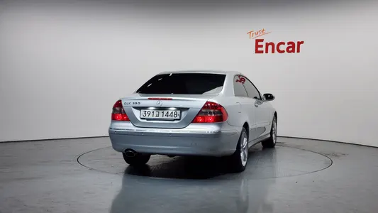 Mercedes-Benz CLK-Class C209 CLK350 2007 4