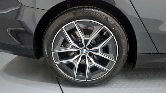 BMW i5 (G60) xDrive 40 M 2025 5