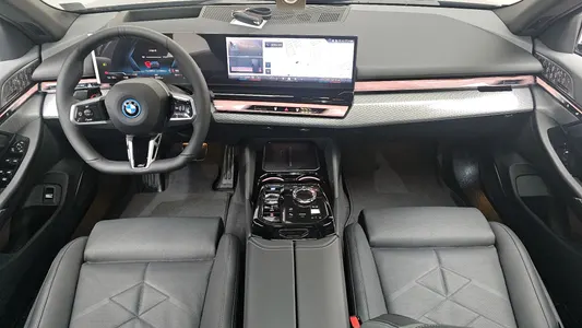 BMW i5 (G60) xDrive 40 M 2025 7