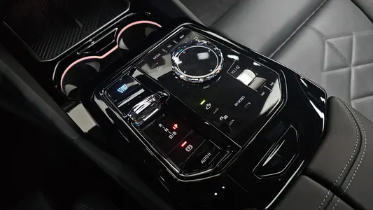 BMW i5 (G60) xDrive 40 M 2025 9