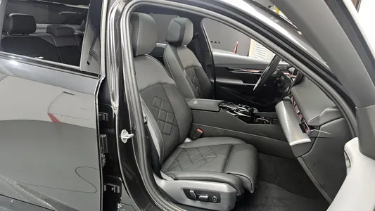BMW i5 (G60) xDrive 40 M 2025 12