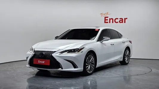 Lexus ES300h 7 2020
