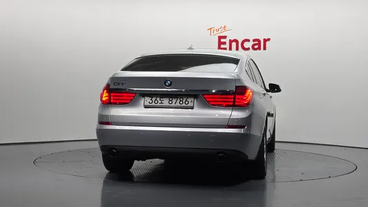 BMW 5 Series GT (F07) GT 2011 4