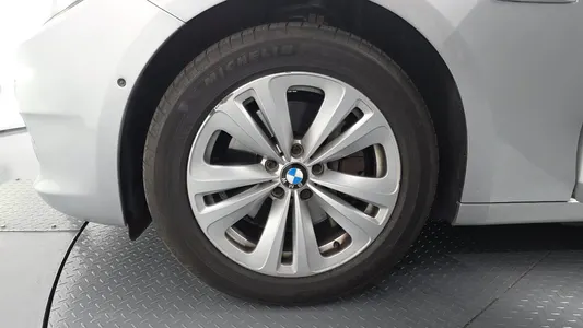 BMW 5 Series GT (F07) GT 2011 5