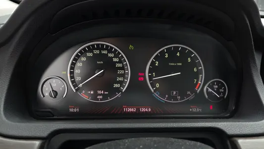 BMW 5 Series GT (F07) GT 2011 8