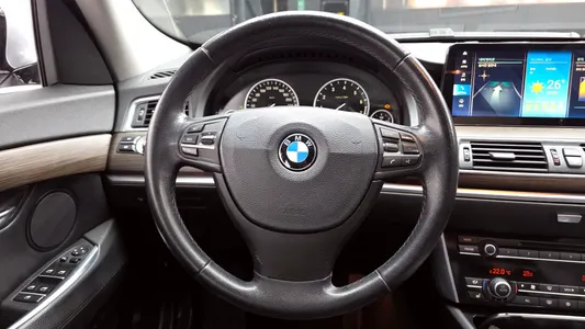 BMW 5 Series GT (F07) GT 2011 13