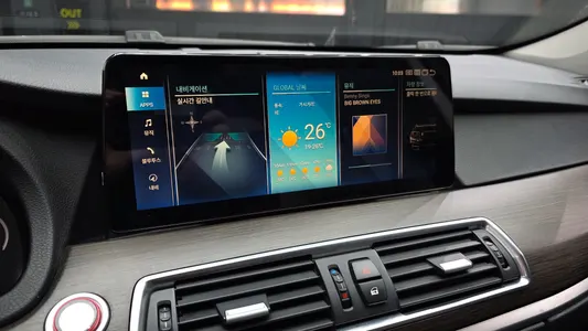 BMW 5 Series GT (F07) GT 2011 16