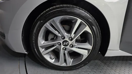 Hyundai AD 1.6 e-VGT 2016 5