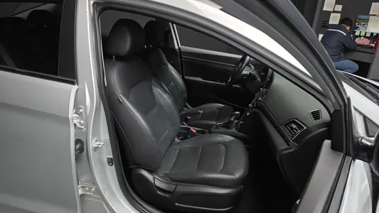 Hyundai AD 1.6 e-VGT 2016 12