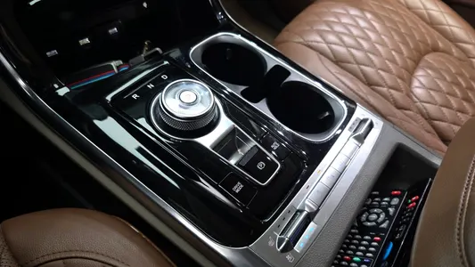Kia Carnival 9 () 2021 9