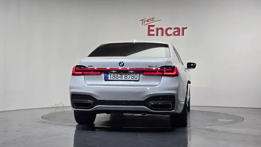 BMW 7 Series (G11) 740i M 2020 4