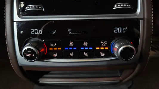 BMW 7 Series (G11) 740i M 2020 18