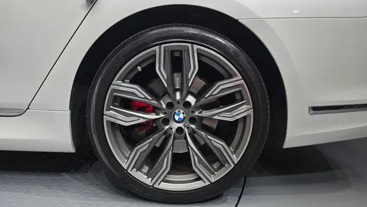 BMW 7 Series (G11) 740i M 2020 21