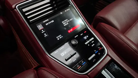 Porsche (971) 3.0 AWD 2018 18