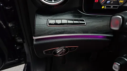 Mercedes-Benz E-Class W213 E220d 2017 26