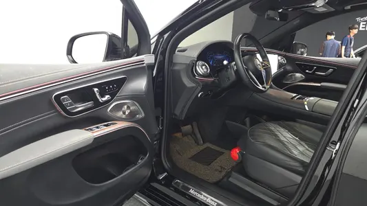 Mercedes-Benz EQS SUV X296 EQS580 4MATIC 2023 10