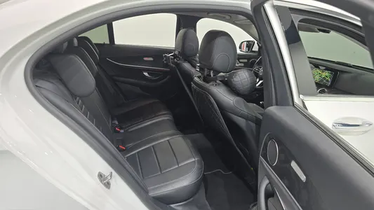 Mercedes-Benz E-Class W213 E220d 2018 11