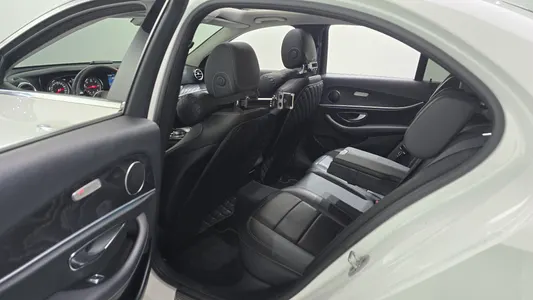 Mercedes-Benz E-Class W213 E220d 2018 12
