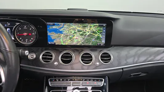 Mercedes-Benz E-Class W213 E220d 2018 13