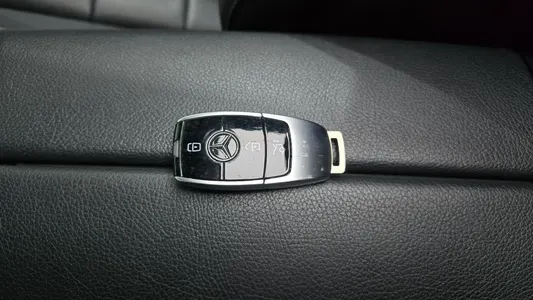 Mercedes-Benz E-Class W213 E220d 2018 16