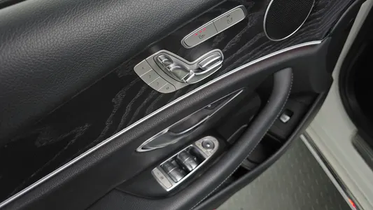 Mercedes-Benz E-Class W213 E220d 2018 18