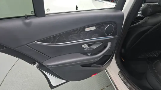 Mercedes-Benz E-Class W213 E220d 2018 25