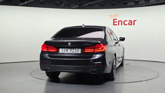 BMW 5 Series (G30) 520d M 2018 4