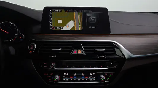 BMW 5 Series (G30) 520d M 2018 13