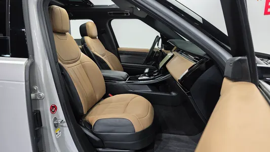 Land Rover 3 D300 HSE 2023 11