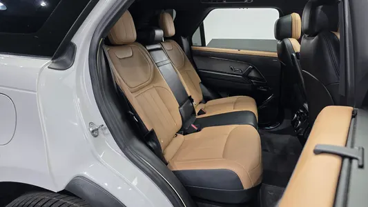 Land Rover 3 D300 HSE 2023 12