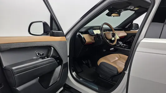 Land Rover 3 D300 HSE 2023 10