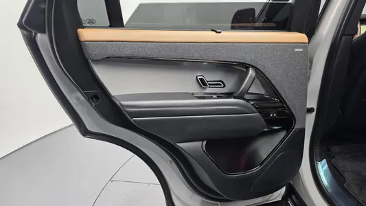 Land Rover 3 D300 HSE 2023 24