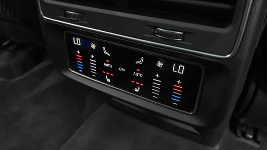 Audi Q8 (4M) 55 TFSI 2021 28