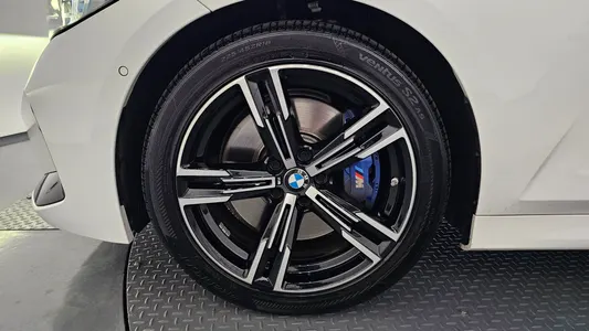BMW 3 Series (G20) 320i M 2024 5