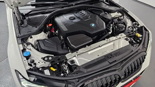 BMW 3 Series (G20) 320i M 2024 6